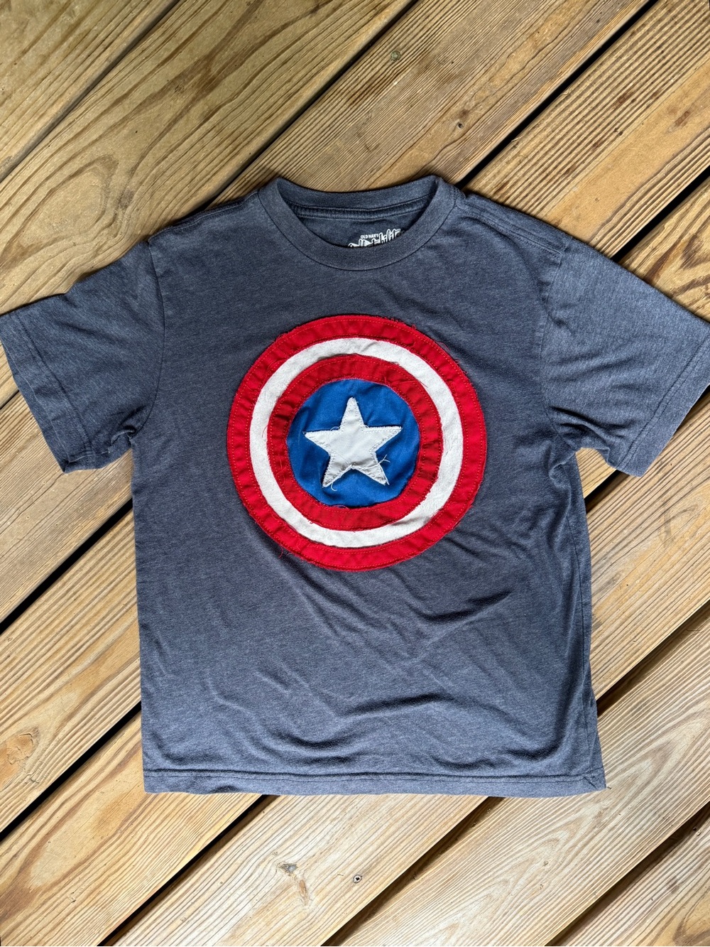 Marvel Captain America shield dark gray tee Old Navy Collectables youth M 8